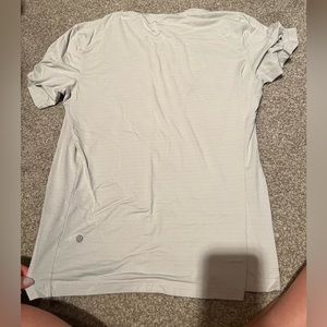 Lululemon license to train men’s shirt